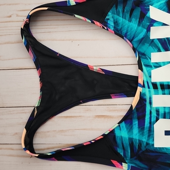 PINK Victoria's Secret Tropical Floral Sports Bra - Picture 3 of 8